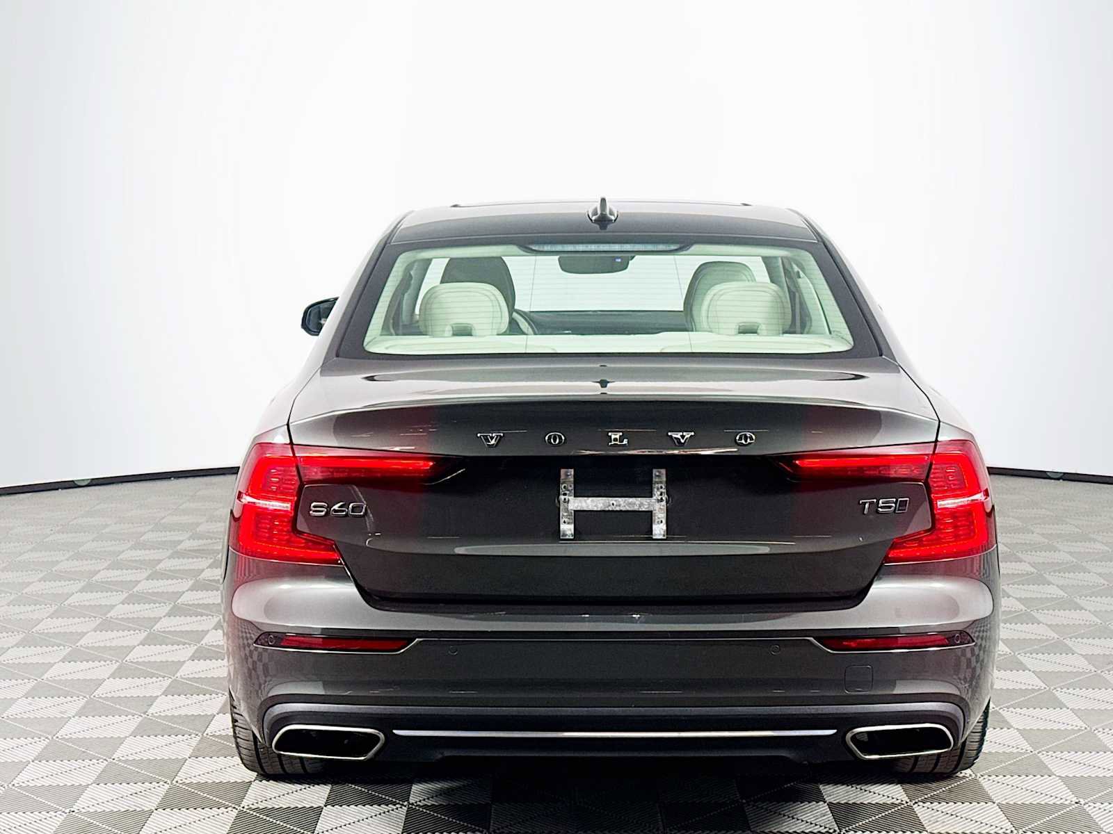 Used 2021 Volvo S60 T5 Inscription image 6