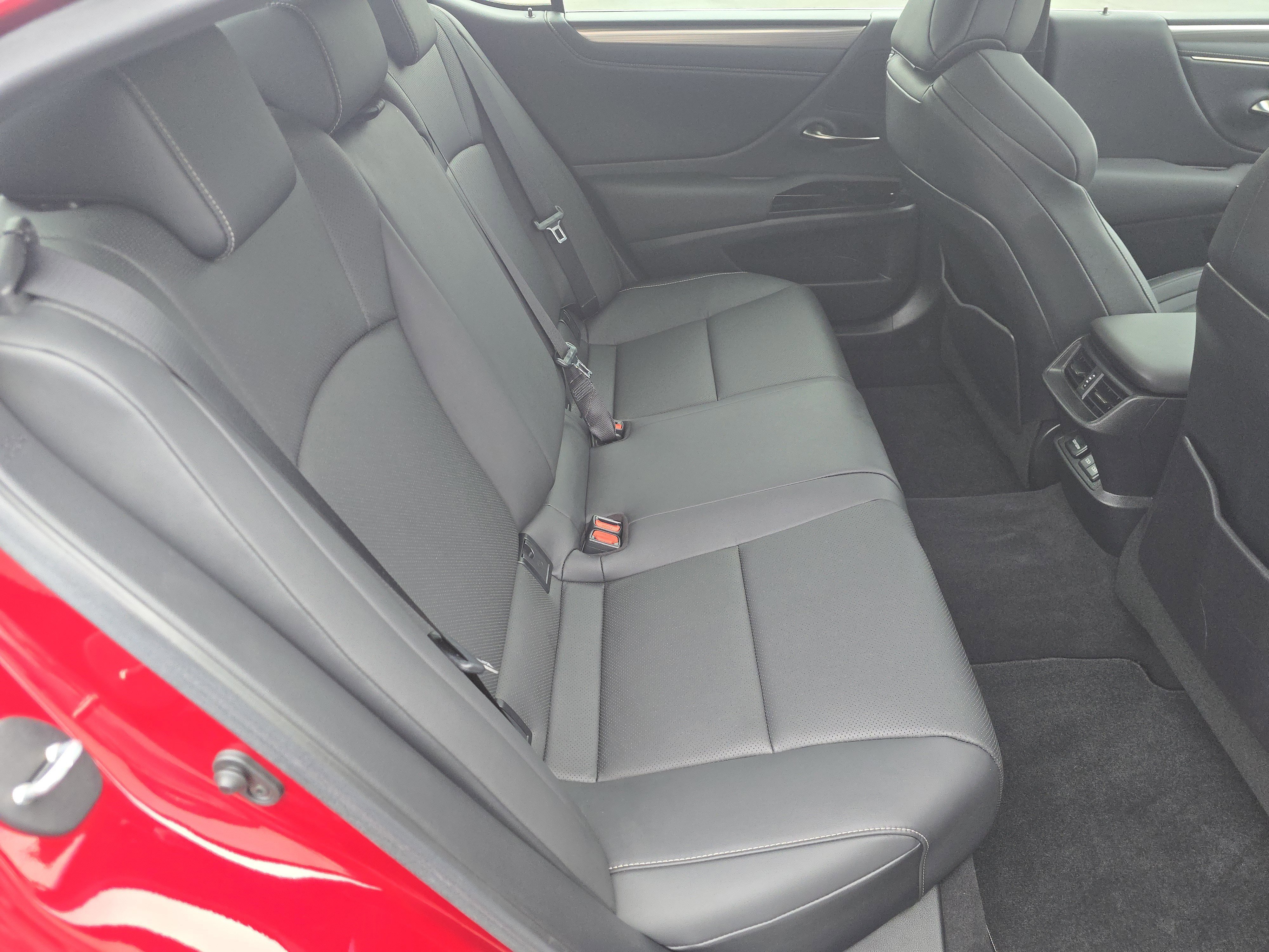 Used 2023 Lexus ES 350 F Sport w/ Accessory Package (Z1) FWD image 17