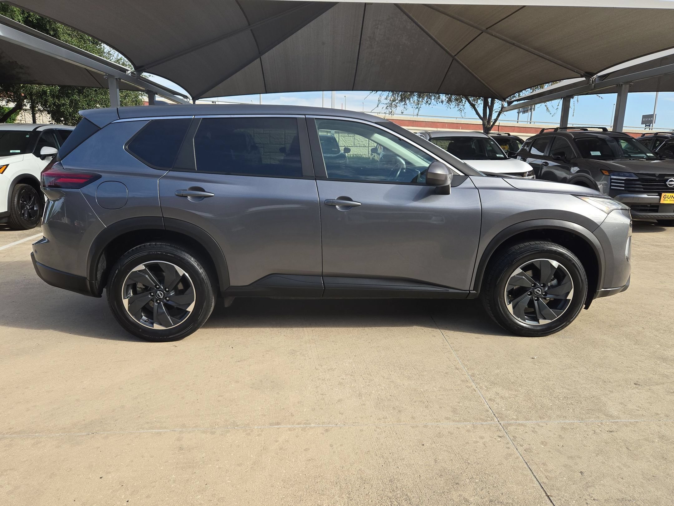 Certified 2025 Nissan Rogue SV FWD image 2