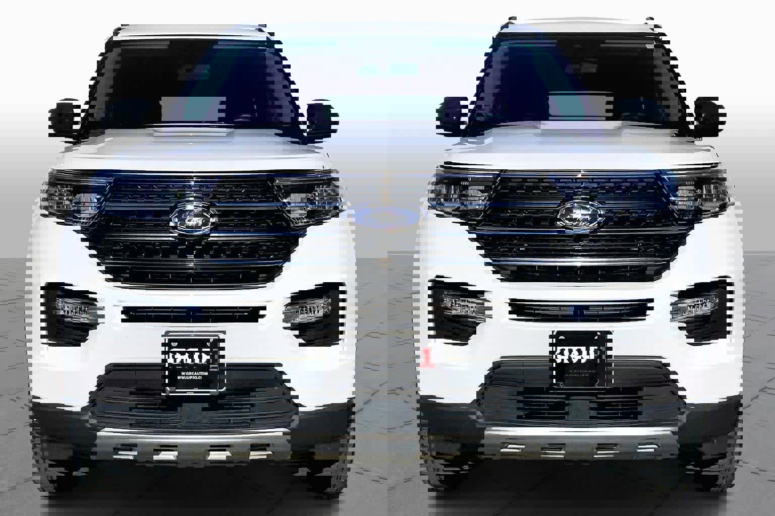 Used 2023 Ford Explorer XLT w/ Equipment Group 202A image 3