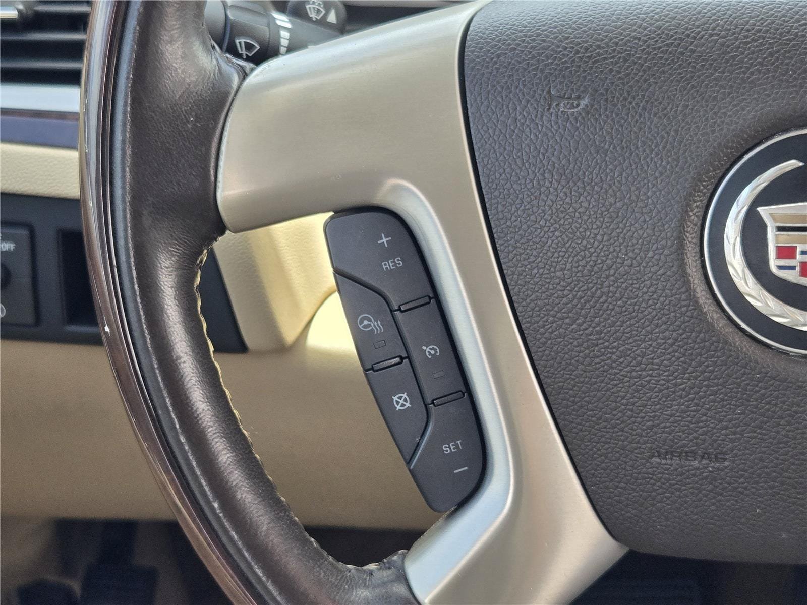 Used 2013 Cadillac Escalade EXT Premium AWD/4WD image 26
