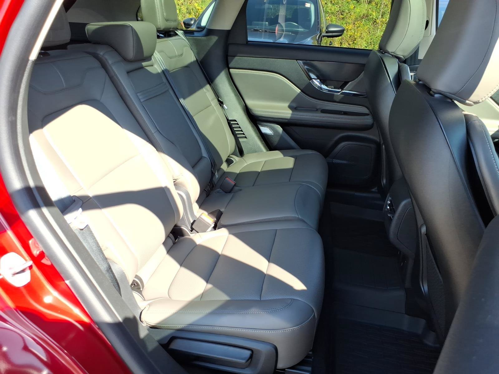 Used 2025 Lincoln Corsair AWD w/ Equipment Group 101A image 9