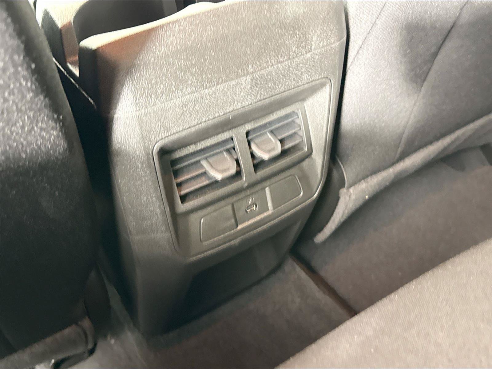 Used 2026 Chevrolet Colorado LT RWD image 34