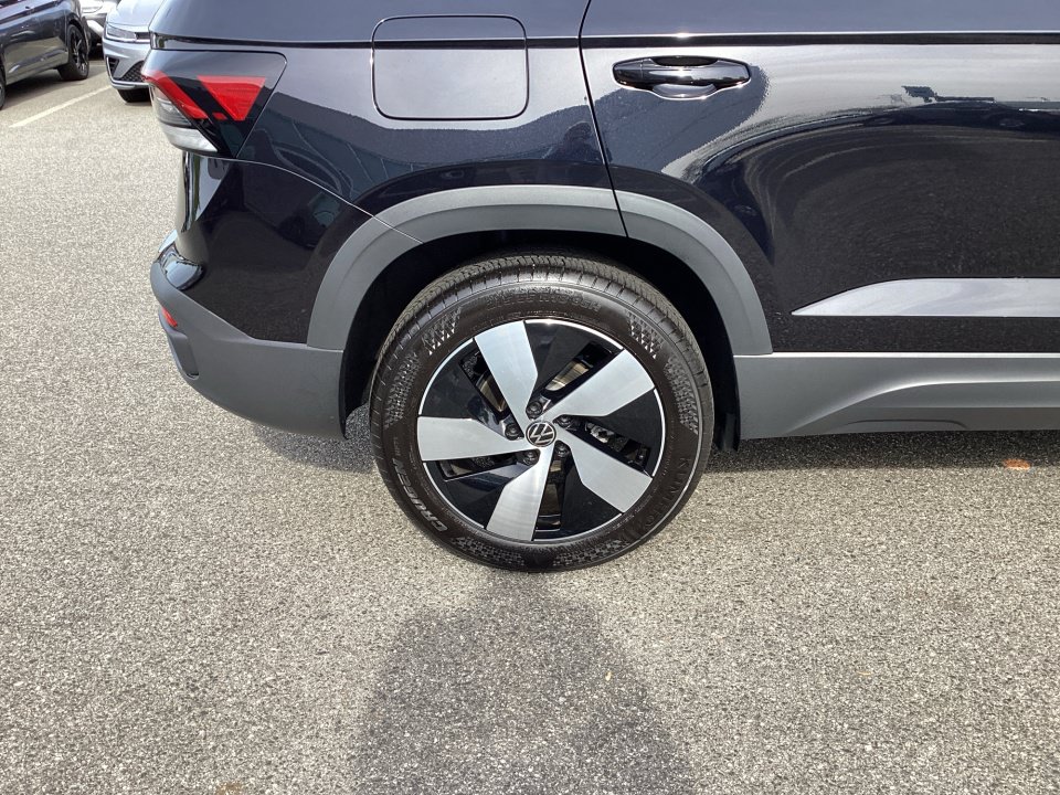 Certified 2025 Volkswagen Taos S AWD/4WD image 23