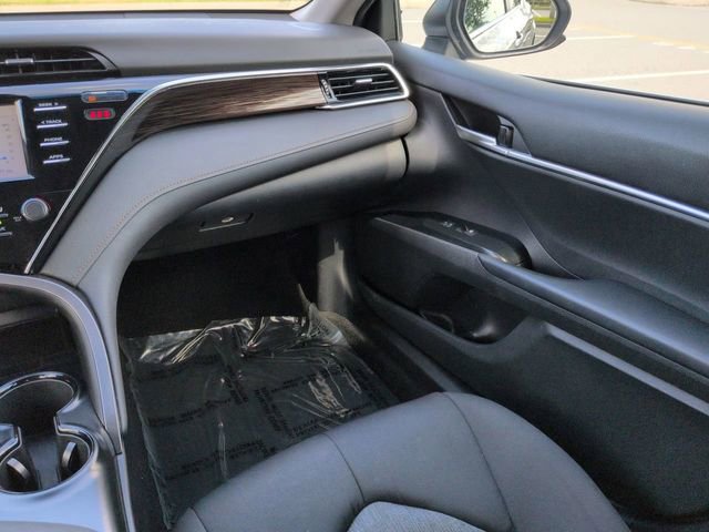 Used 2018 Toyota Camry LE FWD image 16