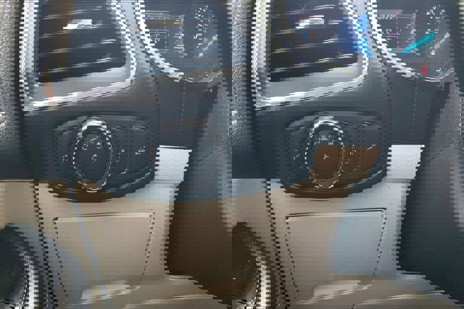 Used 2018 Ford Edge Titanium w/ Equipment Group 301A image 34