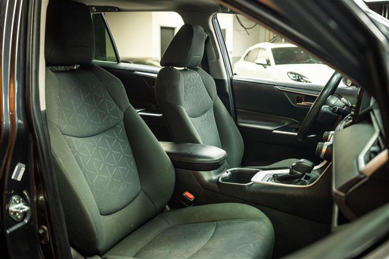 Used 2022 Toyota RAV4 XLE w/ Convenience Package FWD image 15