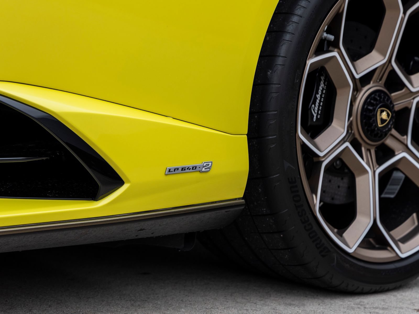 Used 2023 Lamborghini Huracan Tecnica RWD image 13