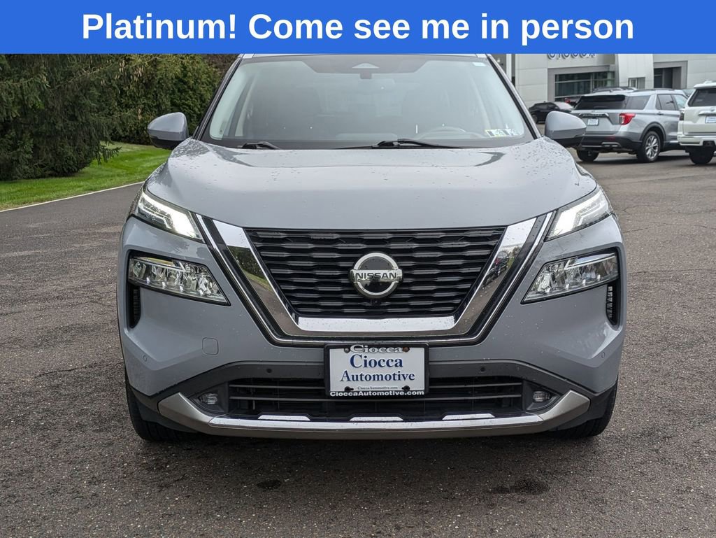 Used 2021 Nissan Rogue Platinum image 2