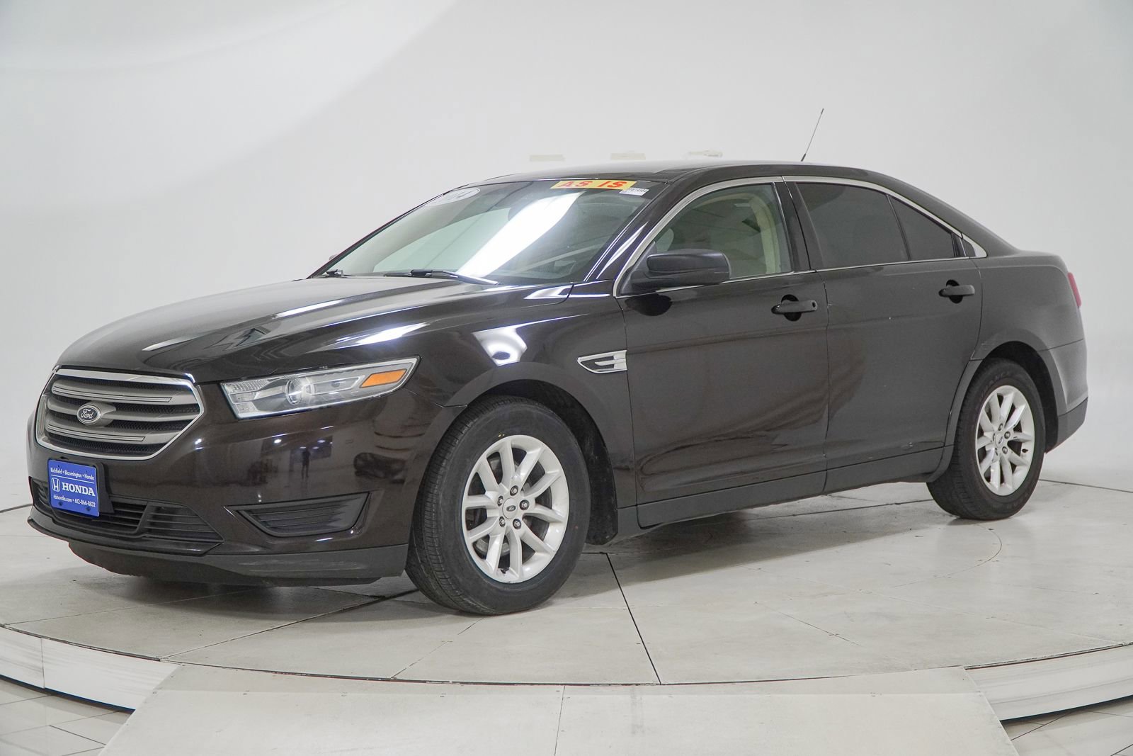 Used 2014 Ford Taurus SE FWD image 3
