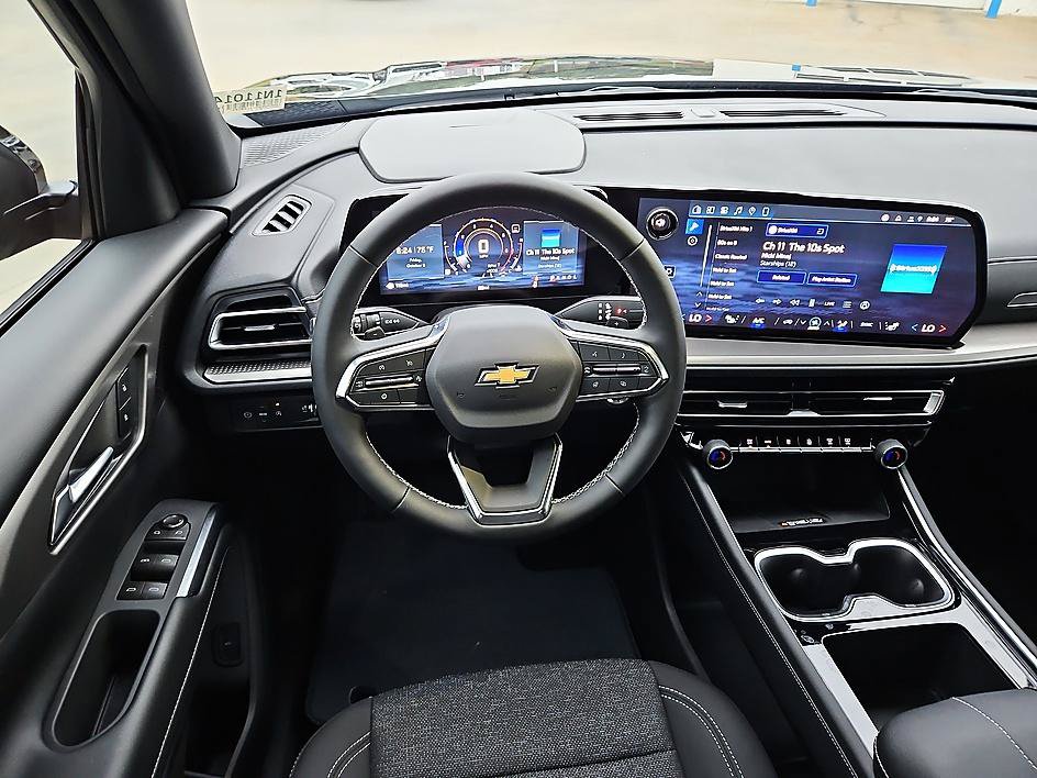New 2027 Chevrolet Traverse LT FWD image 13