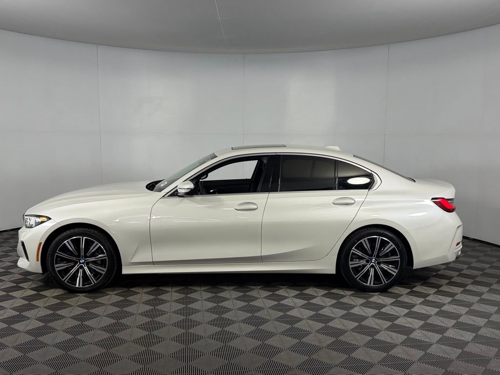 Used 2025 BMW 330i xDrive Sedan AWD/4WD image 8