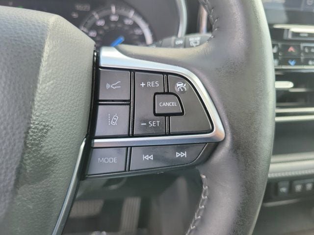 Certified 2021 Toyota Highlander Platinum AWD/4WD image 25