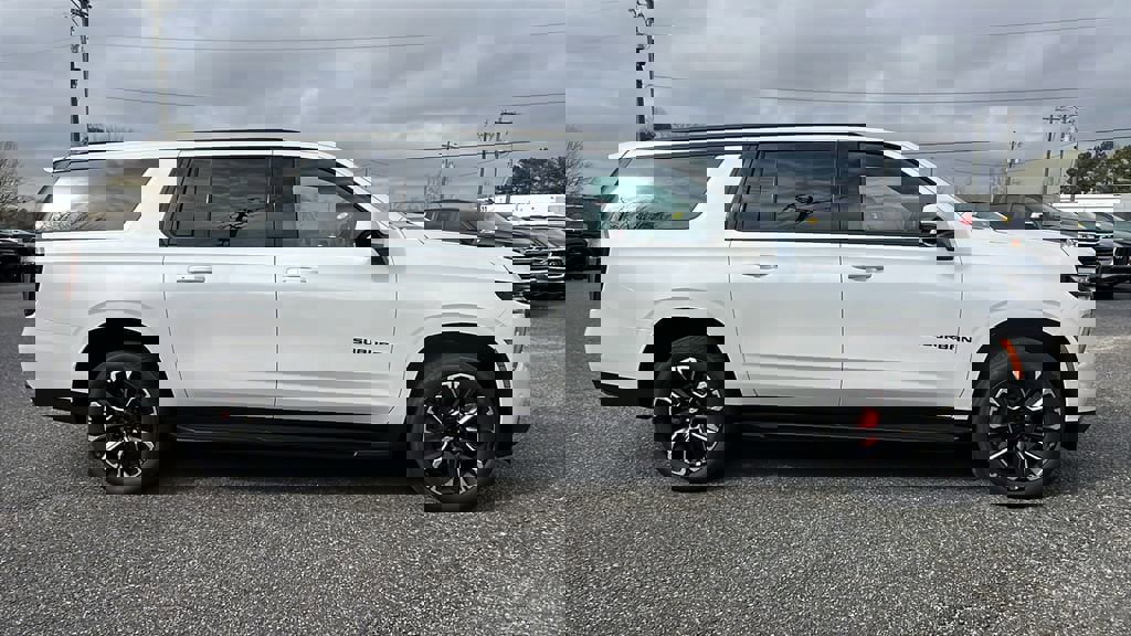 New 2025 Chevrolet Suburban RST w/ Advanced Technology Package image 4