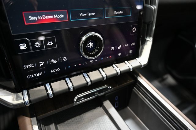 New 2026 GMC Acadia Denali Ultimate w/ LPO, Floor Liner Package image 19