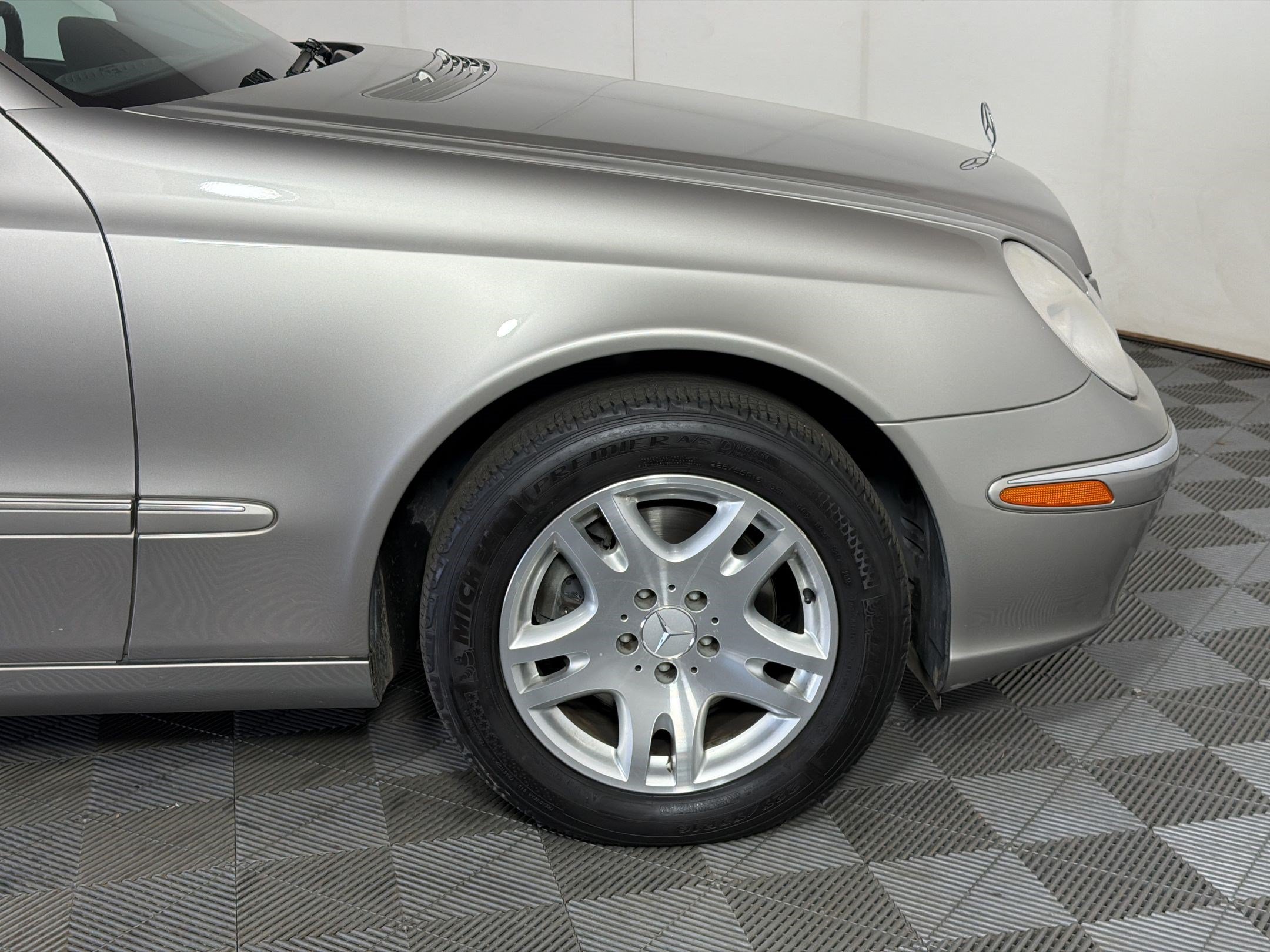 Used 2004 Mercedes-Benz E 320 4MATIC Sedan image 13