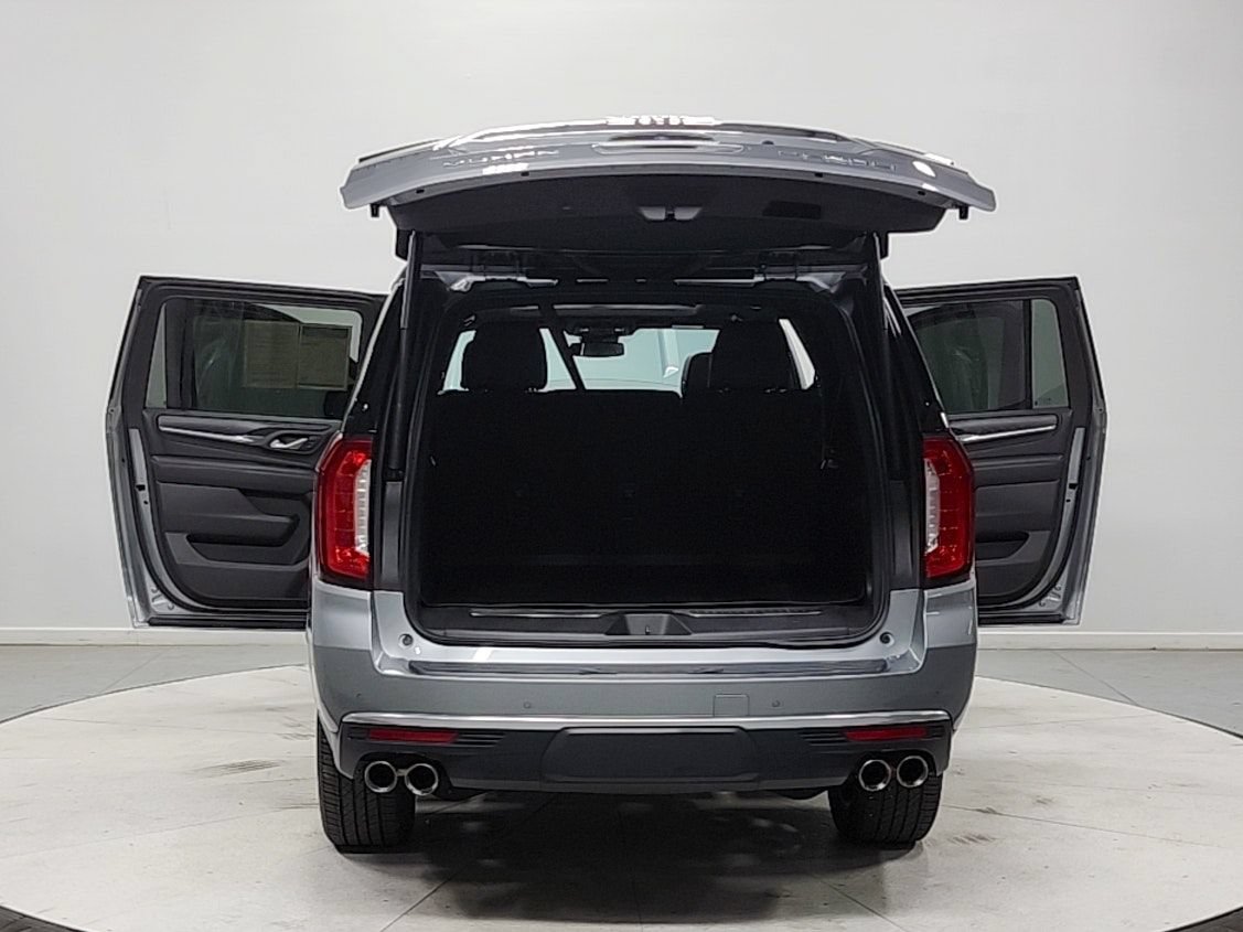 Used 2023 GMC Yukon XL Denali RWD image 14
