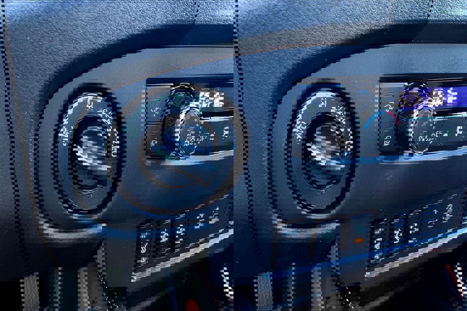 Used 2024 Nissan Frontier PRO-4X w/ Pro Premium Package image 33