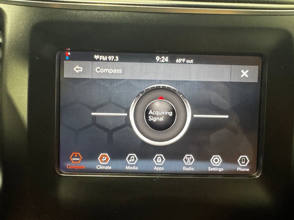 Used 2020 Jeep Cherokee Latitude Plus image 27