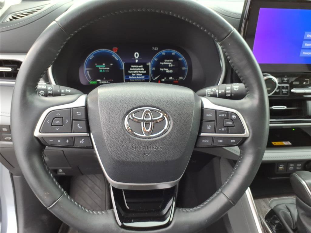 Used 2024 Toyota Highlander Platinum AWD/4WD image 30