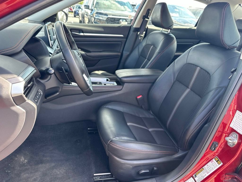 Used 2025 Nissan Altima 2.5 SR AWD/4WD image 14
