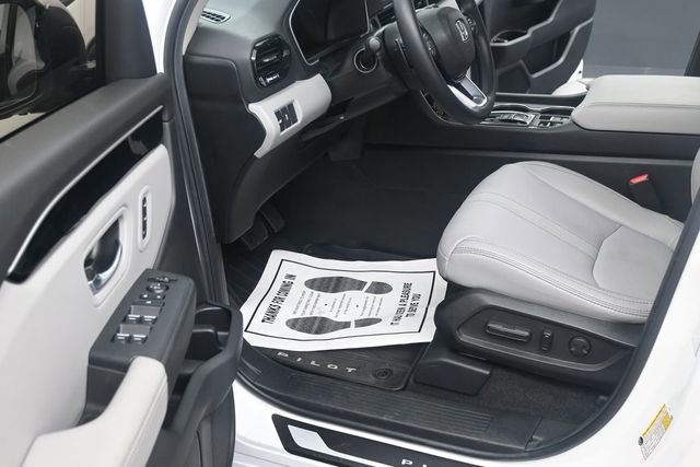 Used 2025 Honda Pilot Touring image 16