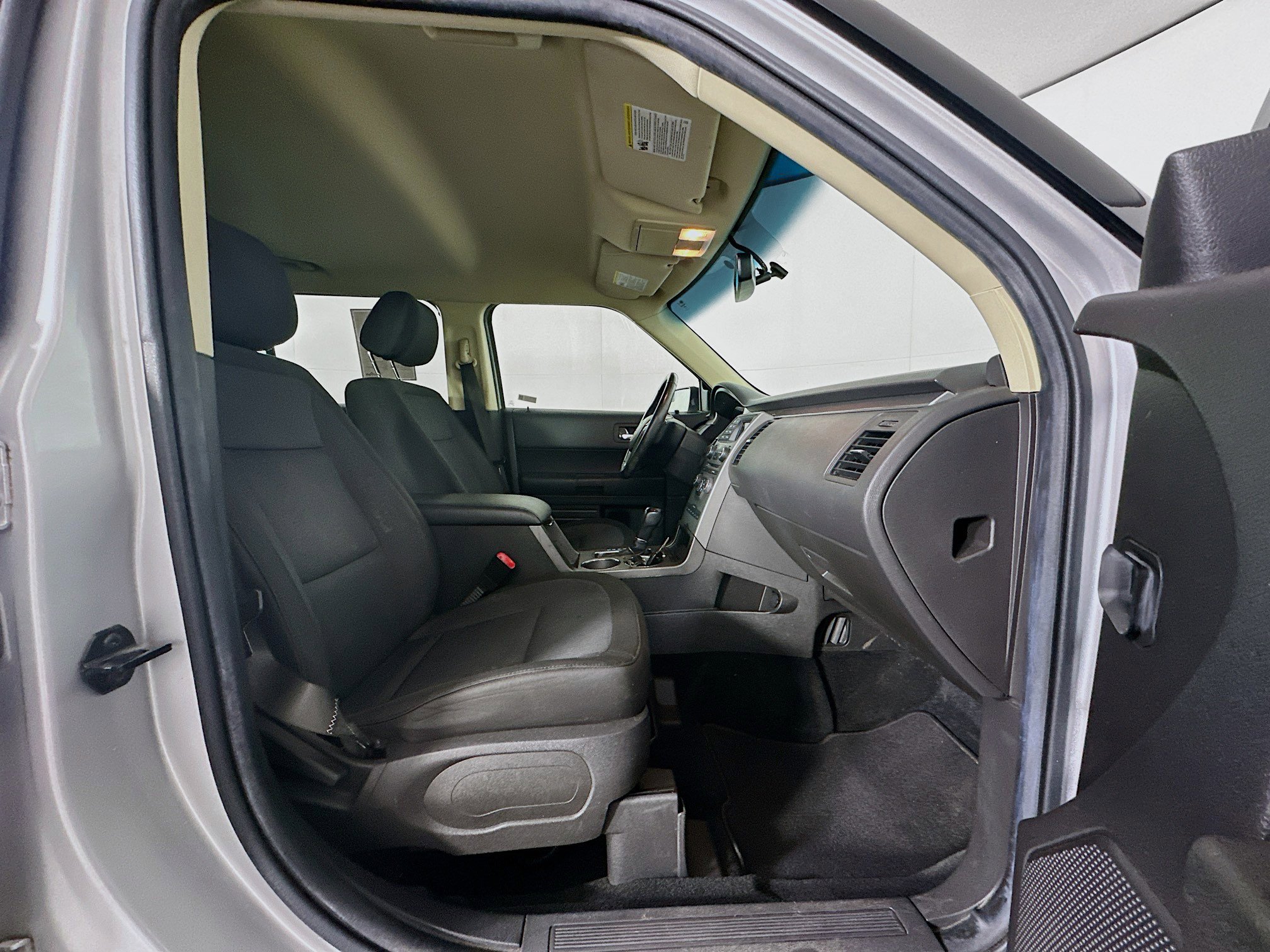 Used 2019 Ford Flex SE FWD image 29