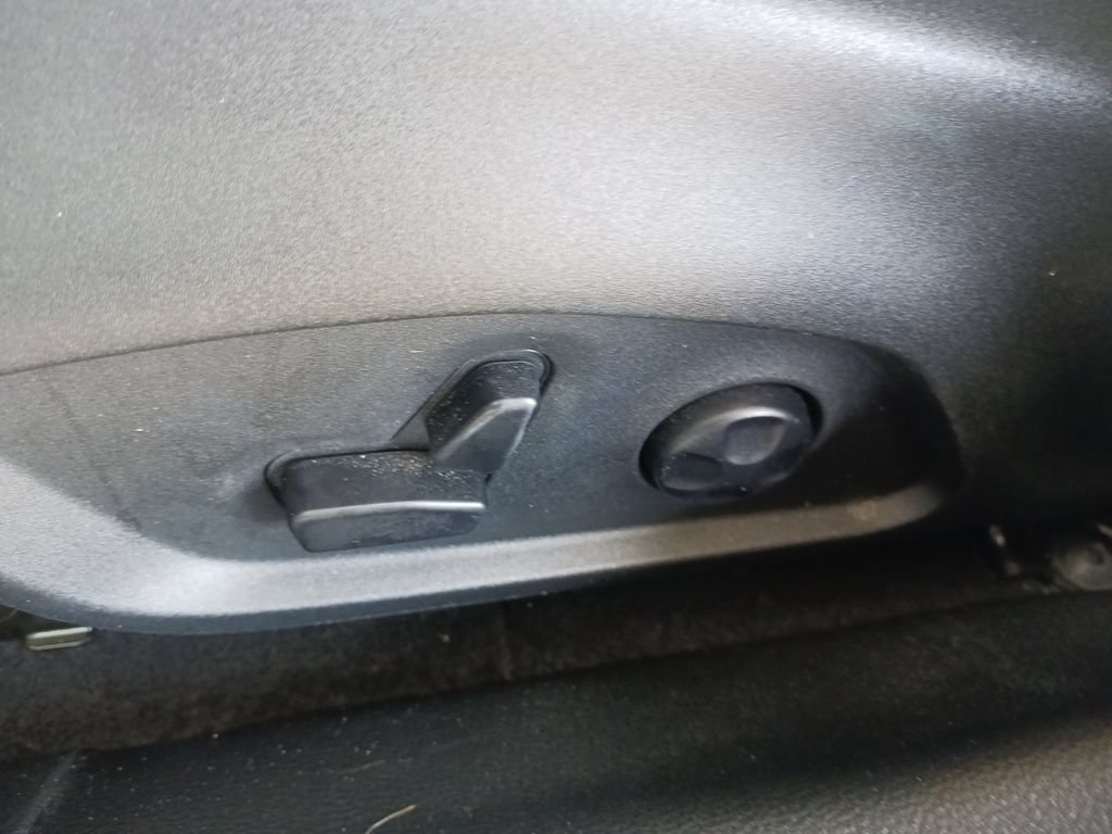 Used 2021 Jeep Compass Latitude w/ Sun and Sound Group FWD image 30