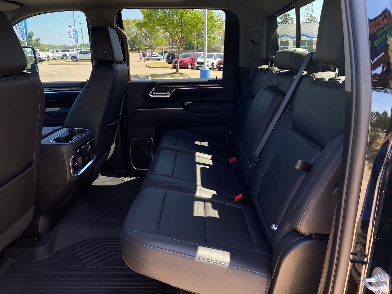 Used 2025 Chevrolet Silverado 2500 LTZ w/ LTZ Plus Package image 29