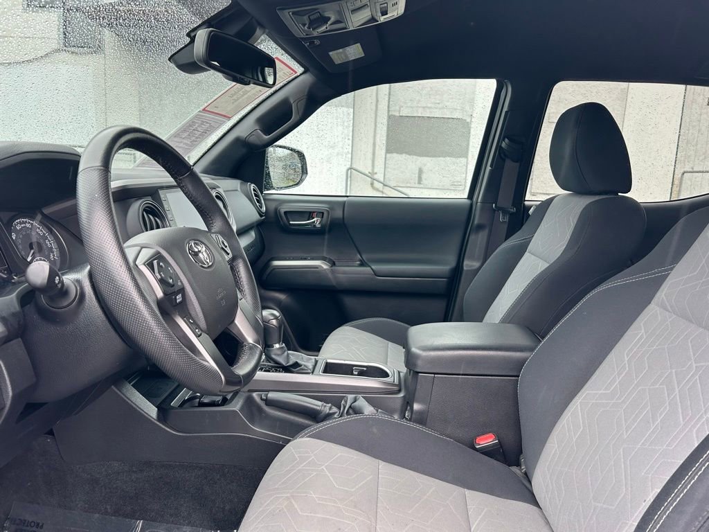 Certified 2023 Toyota Tacoma TRD Off-Road AWD/4WD image 10