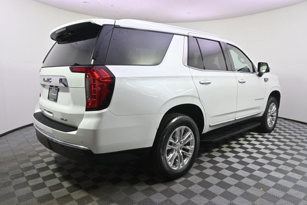 Used 2024 GMC Yukon SLT w/ SLT Premium Package AWD/4WD image 7
