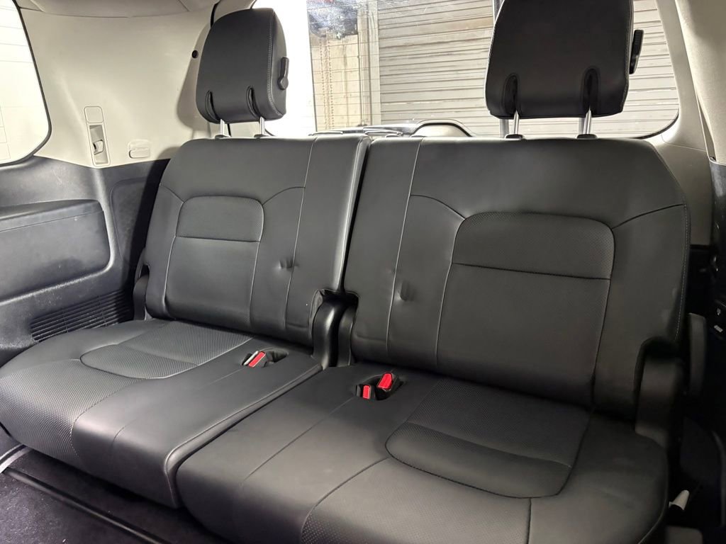 Used 2016 Toyota Land Cruiser image 29