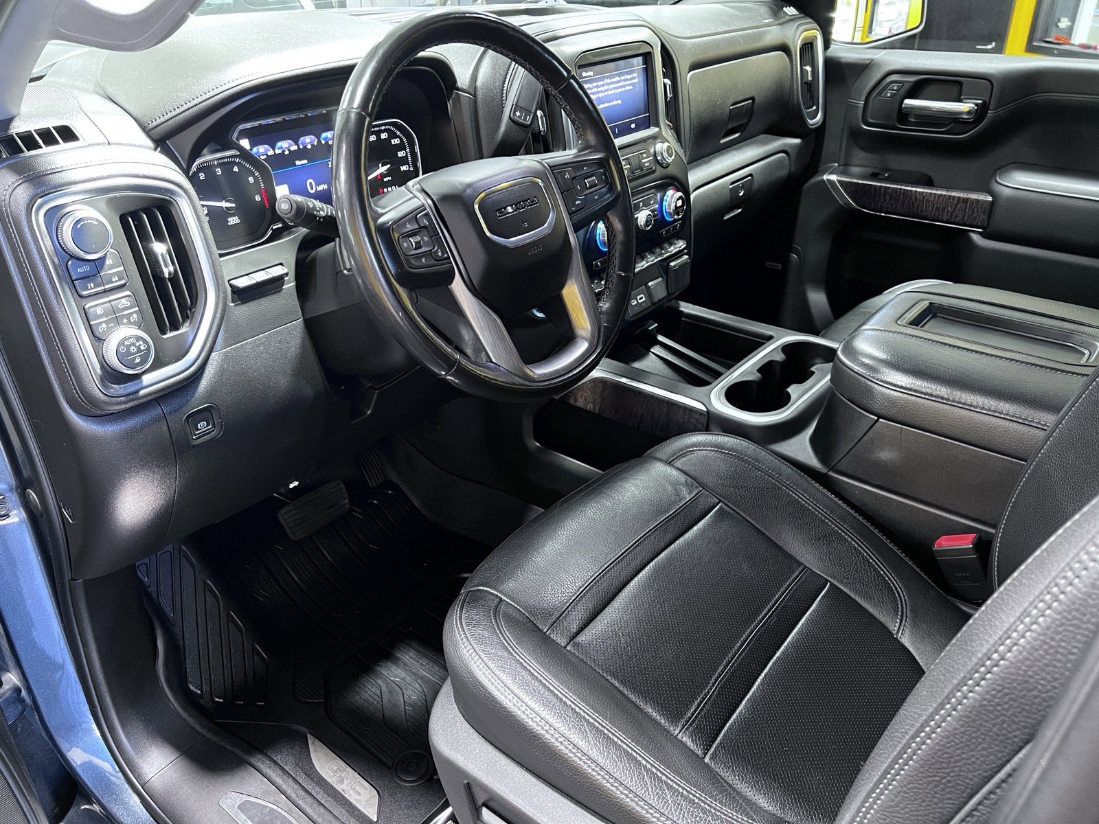 Used 2019 GMC Sierra 1500 Denali w/ Denali Ultimate Package AWD/4WD image 14