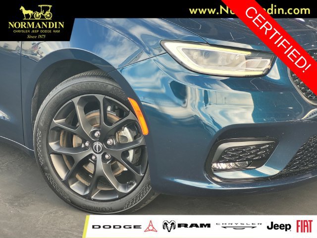 Certified 2025 Chrysler Pacifica Limited FWD image 5