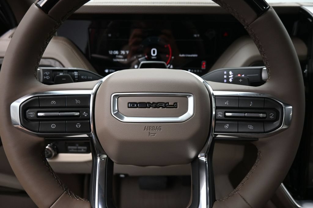 New 2026 GMC Yukon Denali w/ Denali Reserve Package AWD/4WD image 17