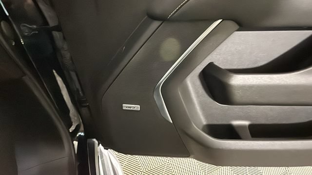 Used 2021 Chevrolet Suburban Premier w/ Premium Package RWD image 30