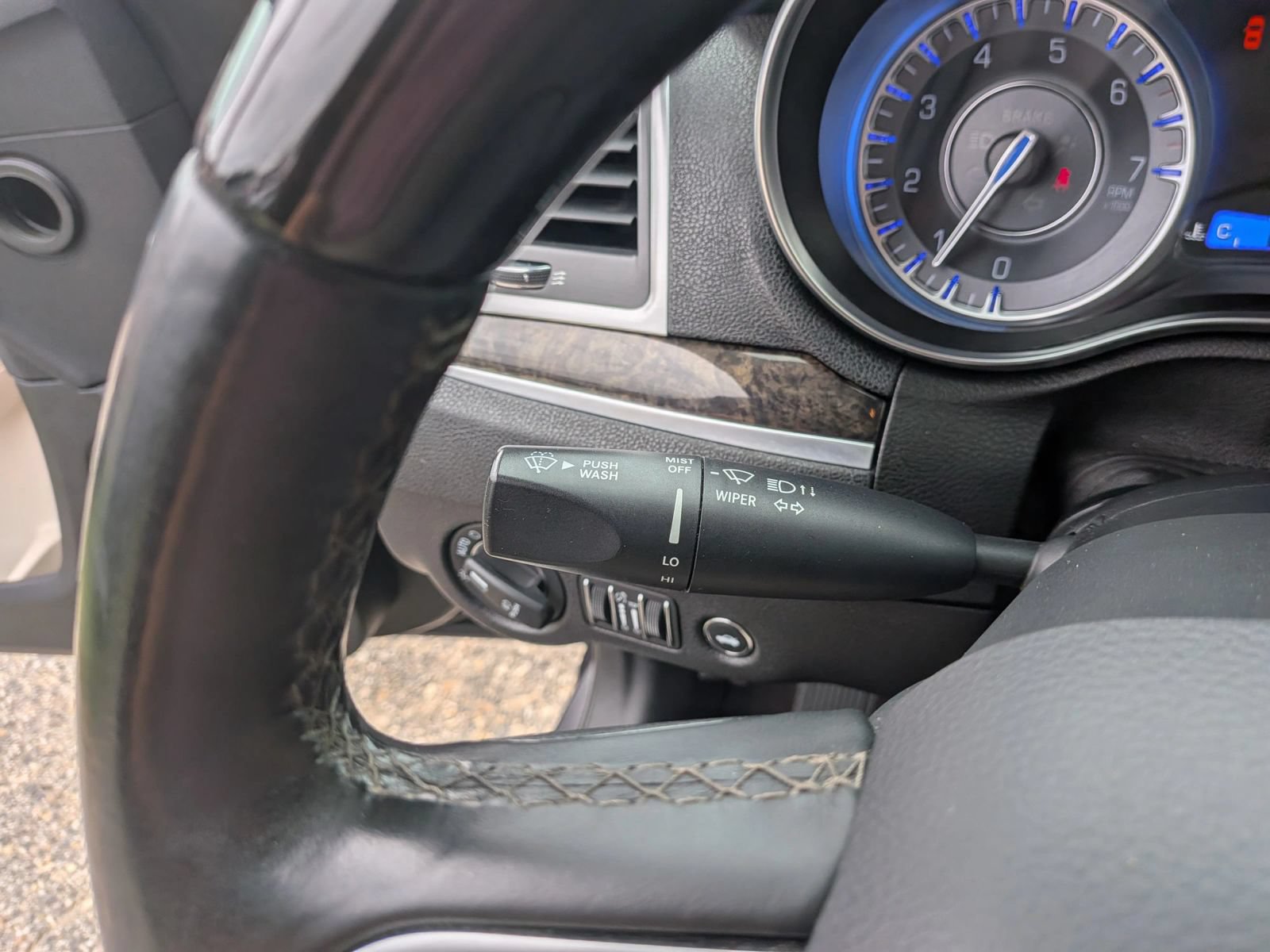 Used 2019 Chrysler 300 Limited RWD image 42