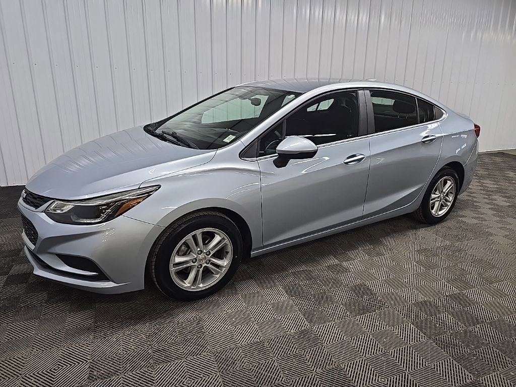 Used 2018 Chevrolet Cruze LT w/ Convenience Package image 6