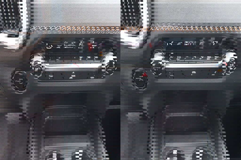 Used 2025 MAZDA CX-50 AWD 2.5 Hybrid w/ Cargo Package image 11