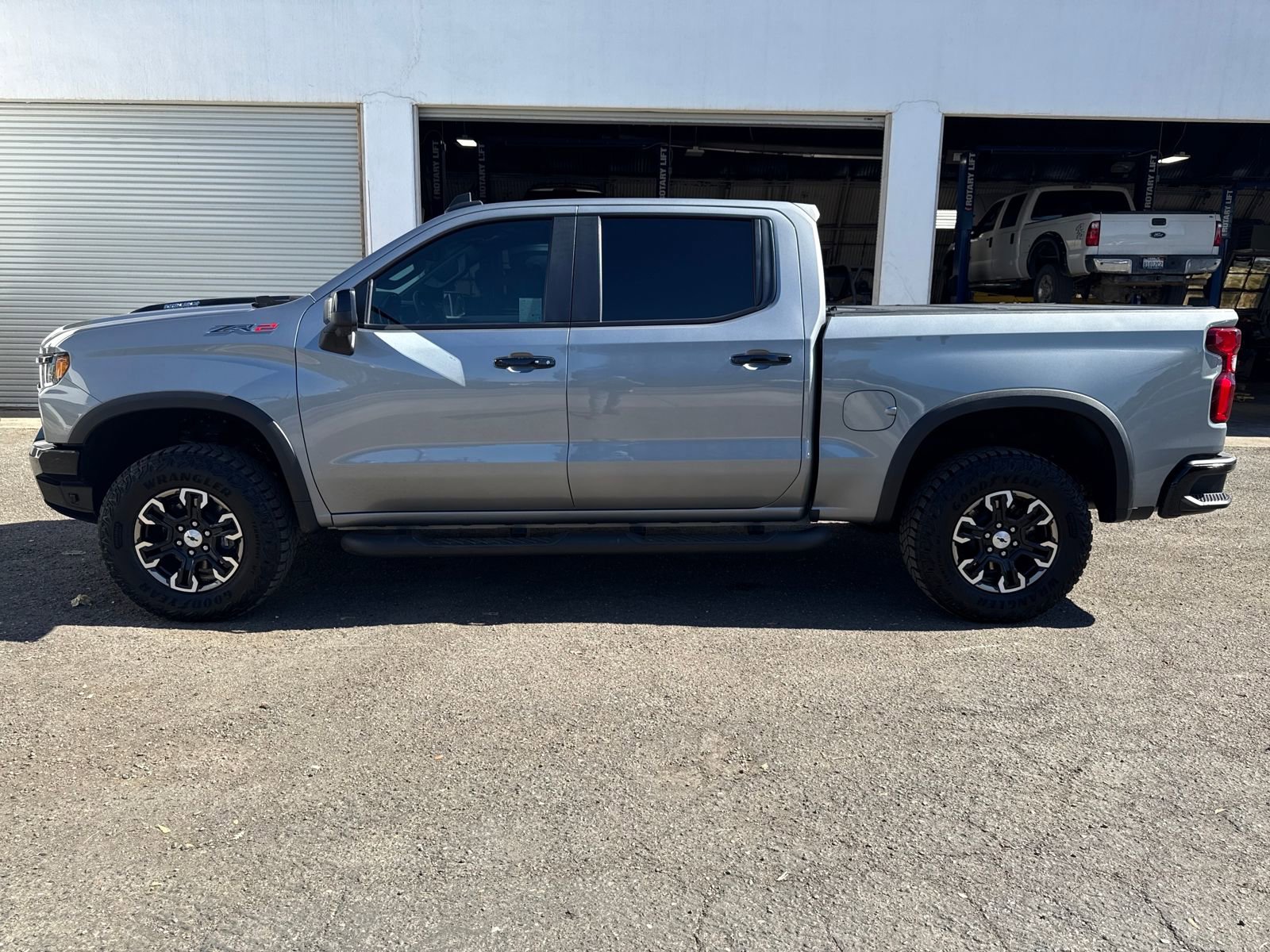 Certified 2024 Chevrolet Silverado 1500 ZR2 image 2