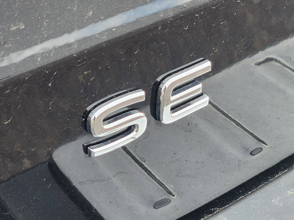 Certified 2024 Volkswagen Taos SE image 12