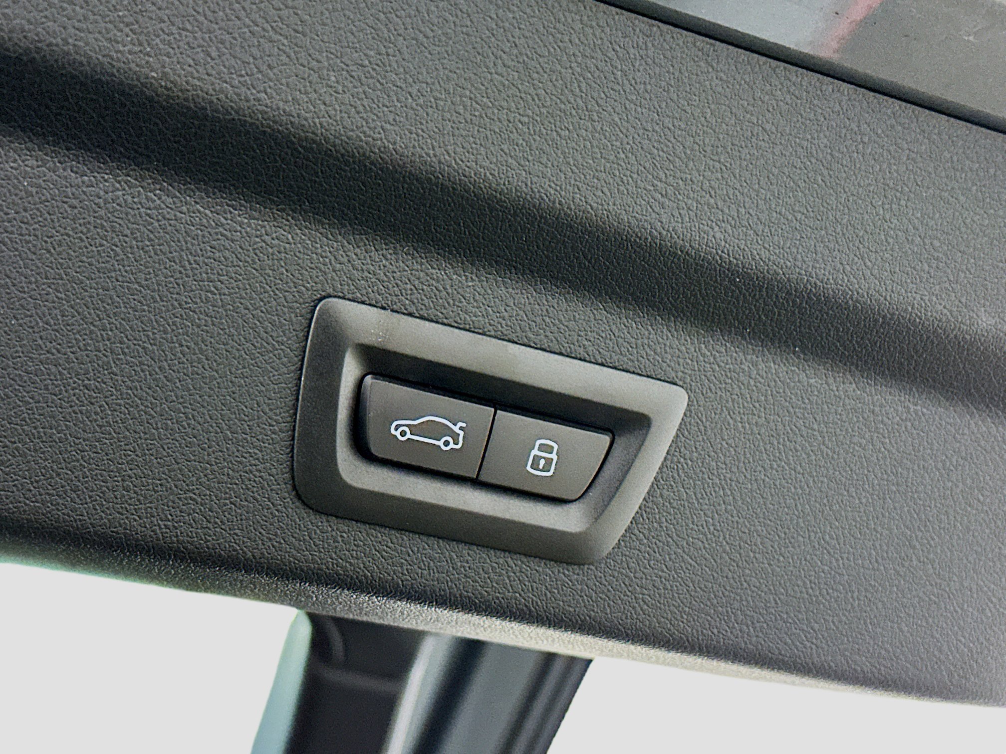 Used 2025 BMW X2 xDrive28i image 32