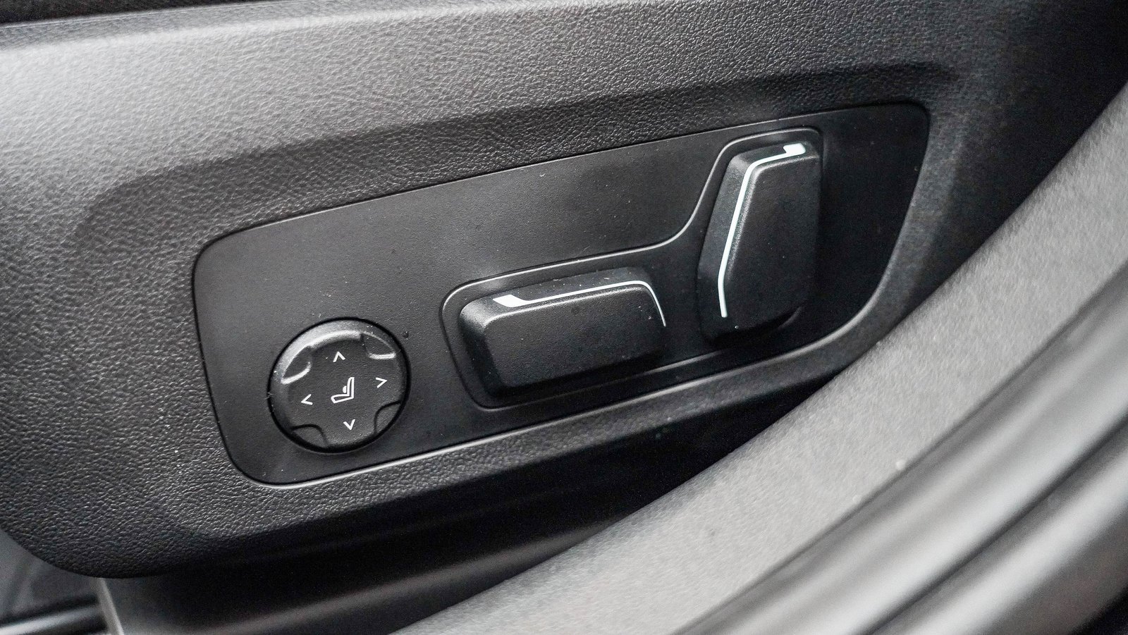 New 2026 BMW 330i Sedan w/ M Sport Package image 20