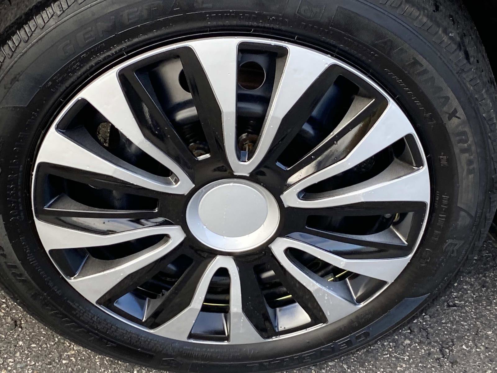 Used 2017 Toyota Corolla LE image 22