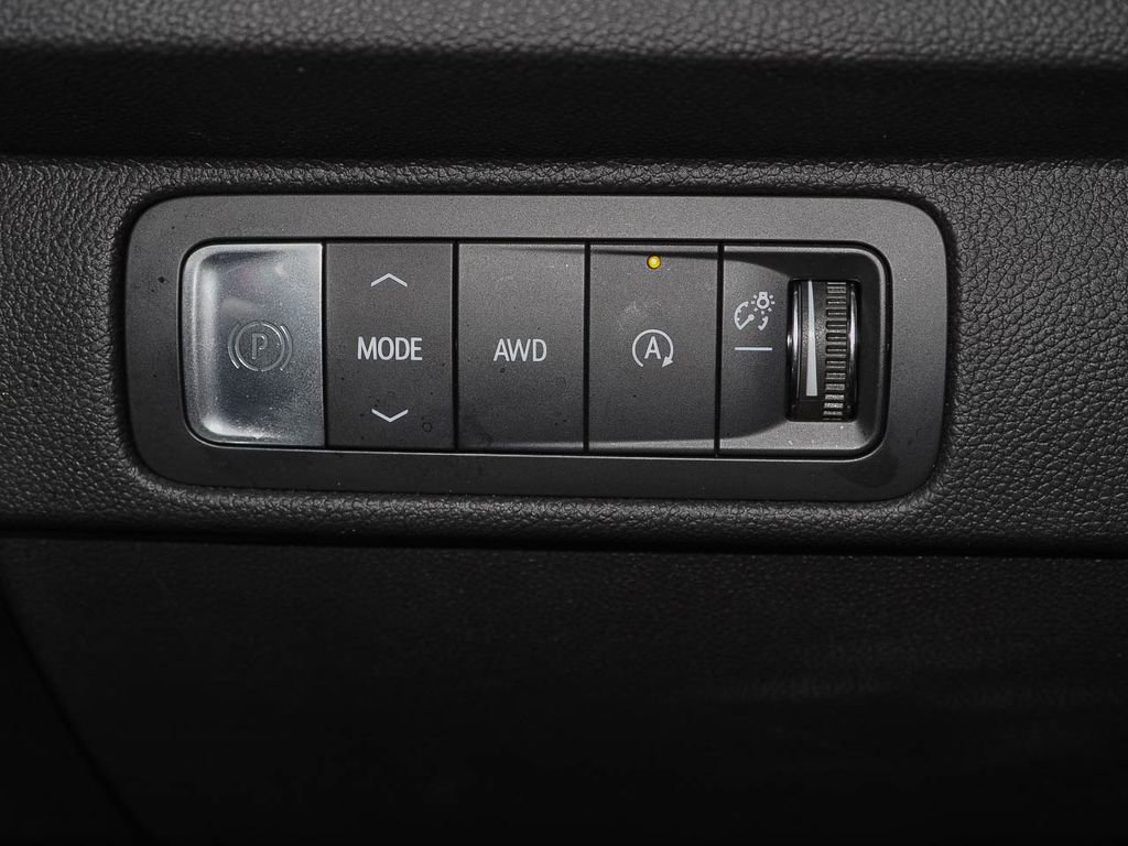 Used 2024 Chevrolet Traverse RS image 28