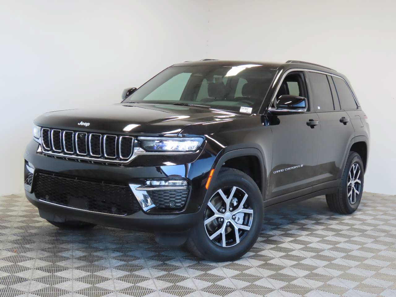 Used 2025 Jeep Grand Cherokee Limited w/ Luxury Tech Group II