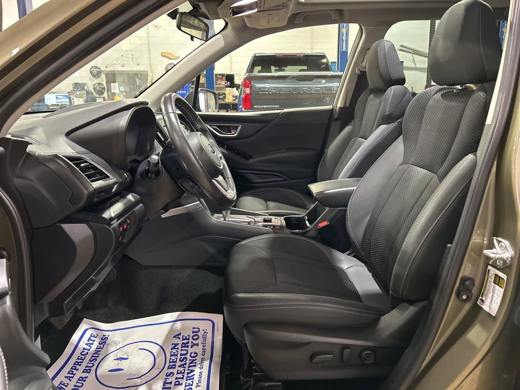 Used 2023 Subaru Forester Premium image 17