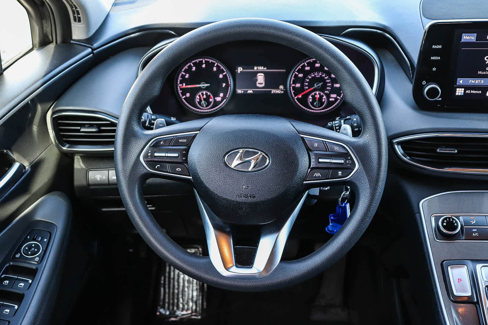 Used 2023 Hyundai Santa Fe SE image 17