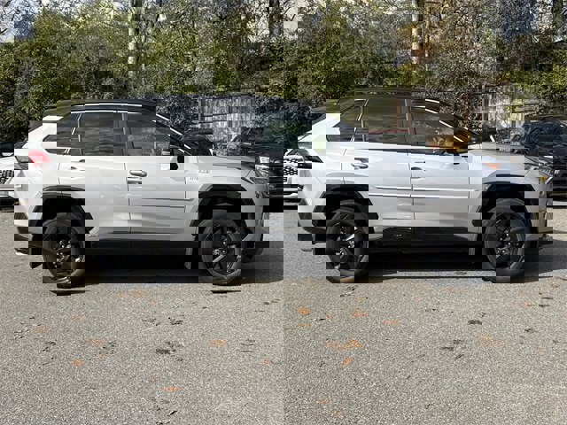 Used 2021 Toyota RAV4 XSE image 2