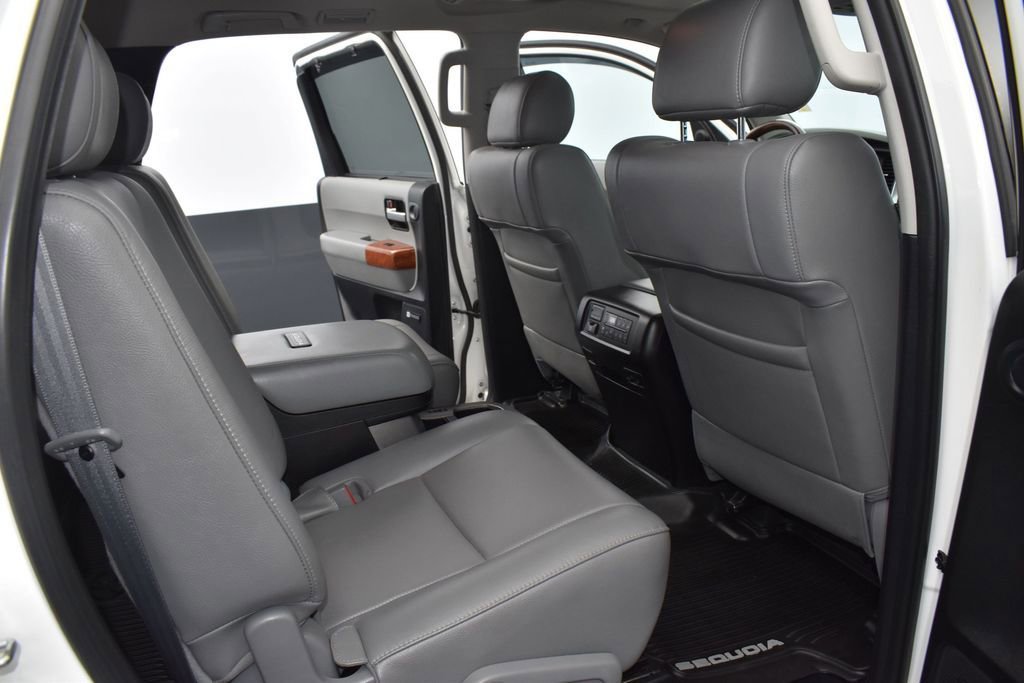 Used 2019 Toyota Sequoia Platinum AWD/4WD image 24